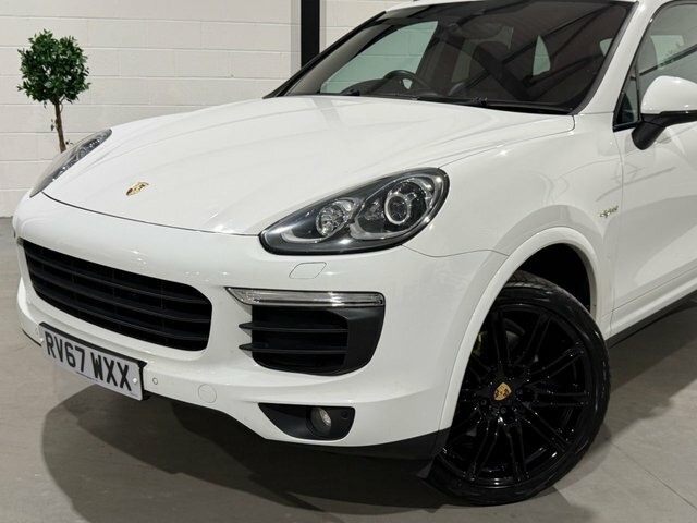Porsche Cayenne Black #70