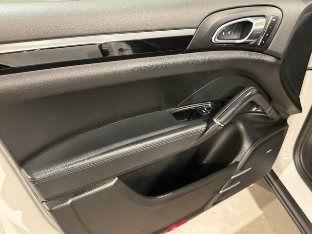 Porsche Cayenne Black #90