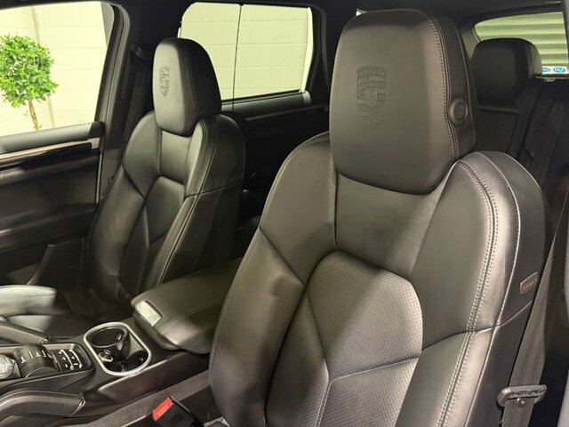 Porsche Cayenne Black #95