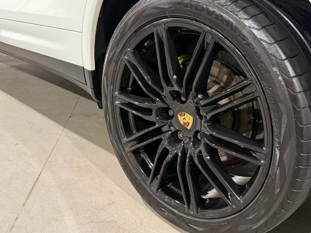 Porsche Cayenne Black #82