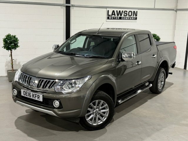 Mitsubishi L200 Pickup White #14