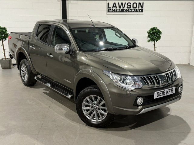 Mitsubishi L200 Pickup White #12