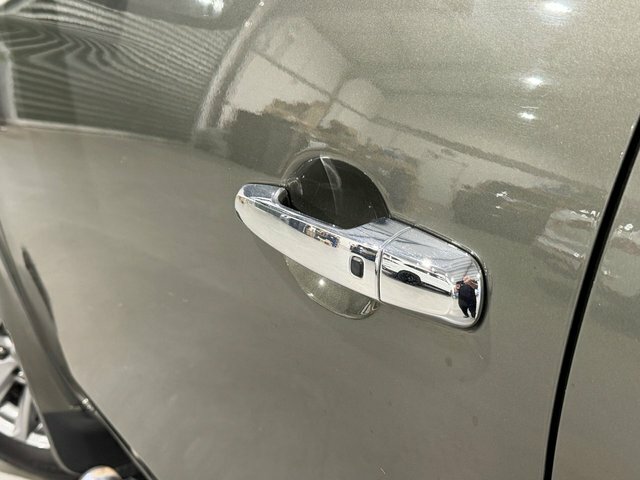 Mitsubishi L200 Pickup White #39