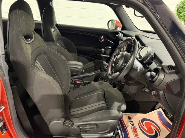 Mini Hatch 1.5 Cooper Sport Hatchback Euro Orange
