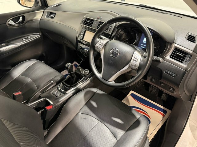 Nissan Pulsar 1.2 Dig-t Tekna Hatchback Euro 6 White #2