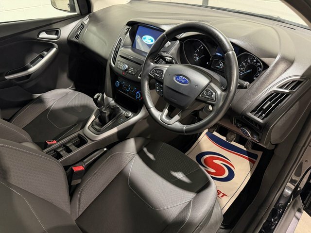Ford Focus 1.0T Ecoboost Zetec Edition Hatchback M Black #2