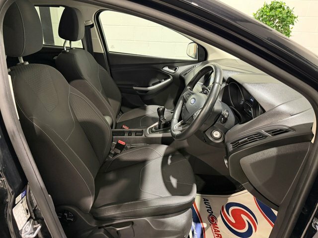 Ford Focus 1.0T Ecoboost Zetec Edition Hatchback M Black #3