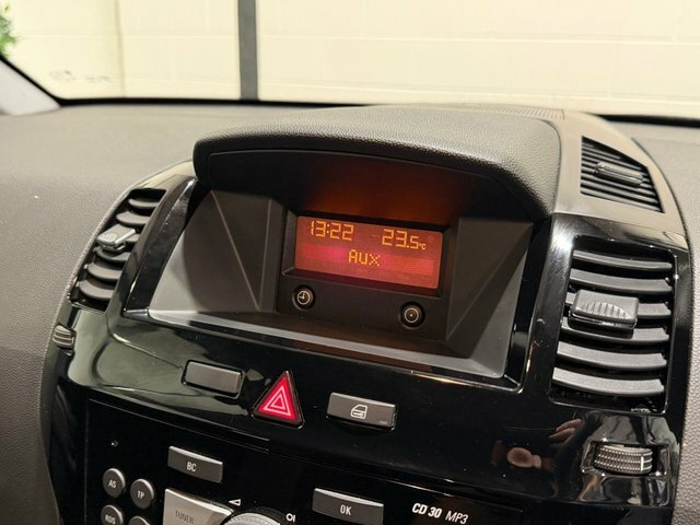 Vauxhall Zafira 2014 64 Tech Red #17