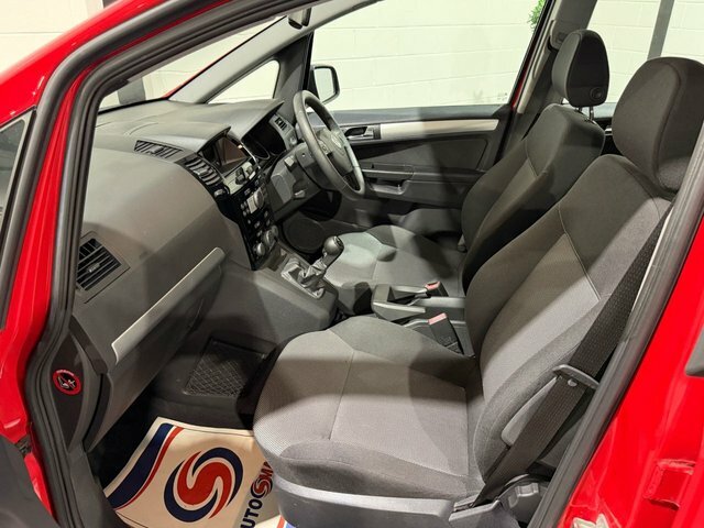 Vauxhall Zafira 2014 64 Tech Red #32