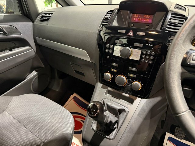Vauxhall Zafira 2014 64 Tech Red #18