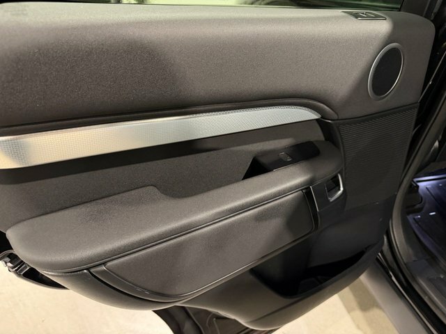 Land Rover Discovery  Black #69