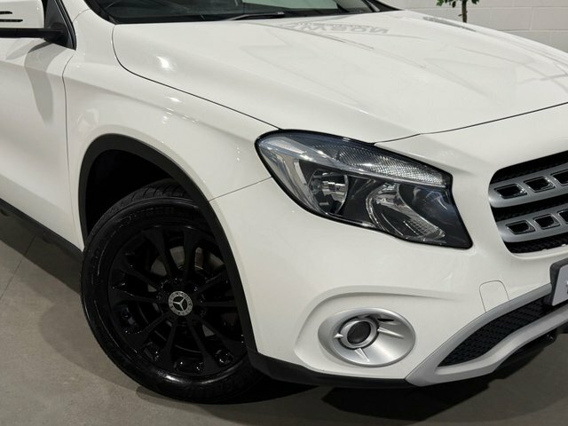 Mercedes-Benz GLA Class 1.6 Gla200 Se Suv Euro 6 S S White #6