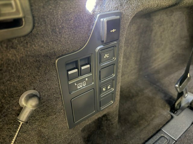 Land Rover Discovery Dynamic Hse Black #52