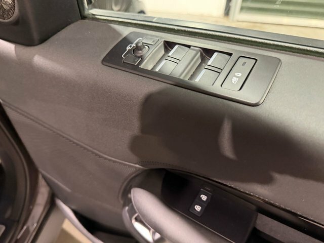 Land Rover Discovery Dynamic Hse Black #44