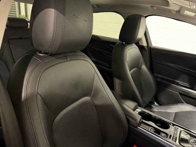 Jaguar XE 2.0D Portfolio Saloon Awd Euro 6 Black #3