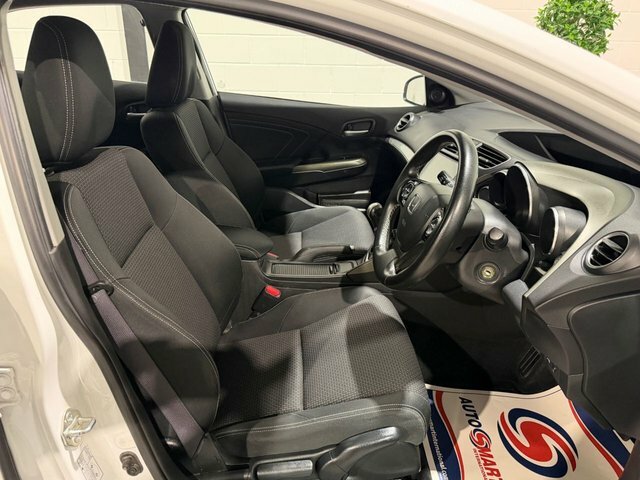 Honda Civic 1.4 I-vtec Se Plus Navi Hatchback Man White #2