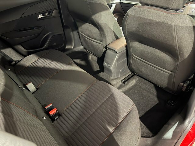 Peugeot e-2008 50Kwh Active Premium Suv 7Kw Red #5