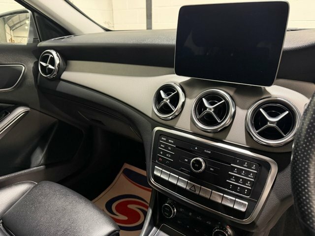 Mercedes-Benz GLA Class Gla 220 D 4Matic Amg Line Black #17