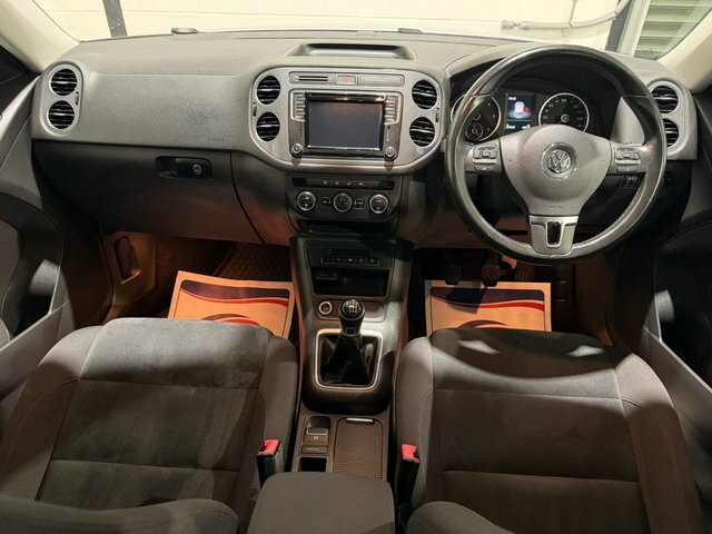 Volkswagen Tiguan Suv White #10