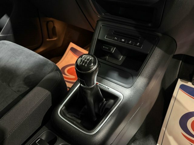 Volkswagen Tiguan Suv White #12