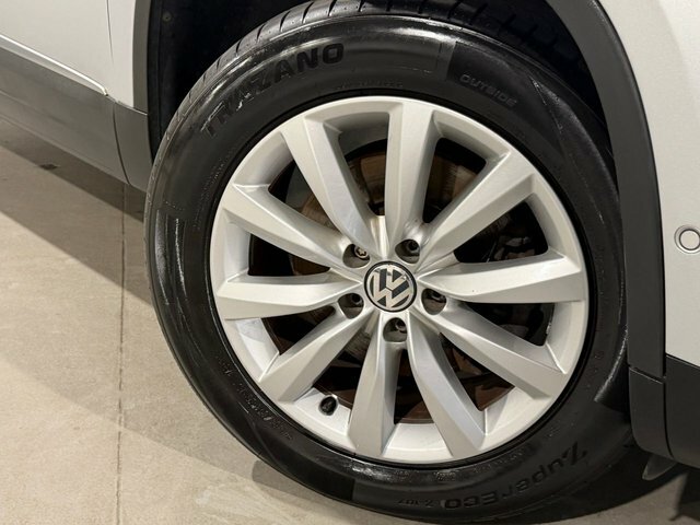 Volkswagen Tiguan Suv White #32