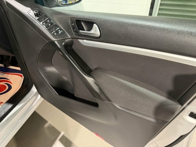 Volkswagen Tiguan Suv White #27