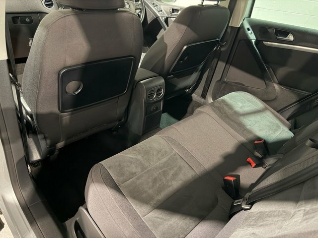 Volkswagen Tiguan Suv White #42