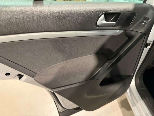 Volkswagen Tiguan Suv White #45