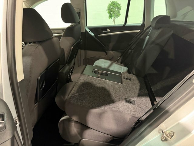 Volkswagen Tiguan Suv White #43