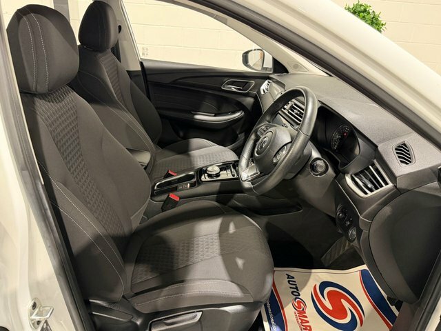 MG MG5 61.1Kwh Excite Long Range Estate White #2