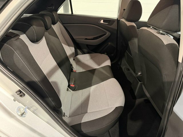 Hyundai I20 1.2 Blue Drive Se Hatchback Euro Silver #3