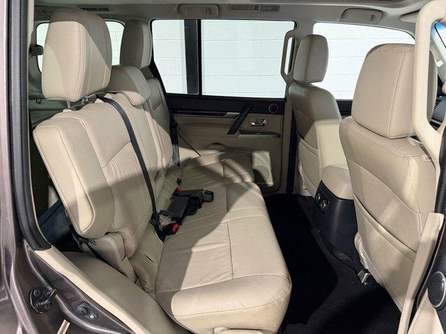 Mitsubishi Shogun 3.2 Di-dc Sg3 Suv 4Wd Euro 6 Lwb Brown #4