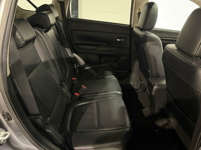 Mitsubishi Outlander 2.2 Di-d 4 Suv 4Wd Euro 6 S S Grey #5