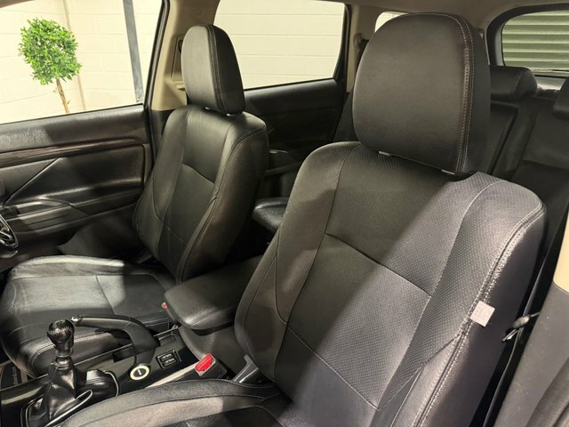 Mitsubishi Outlander Outlander 2.0 Phev Gx5h Red #55
