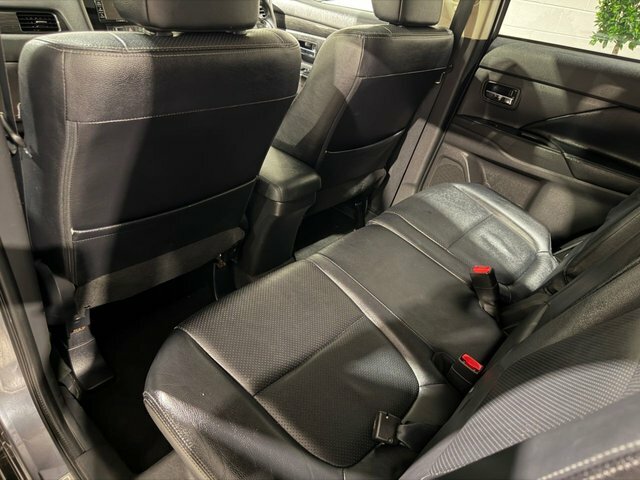 Mitsubishi Outlander Outlander 2.0 Phev Gx5h Red #57