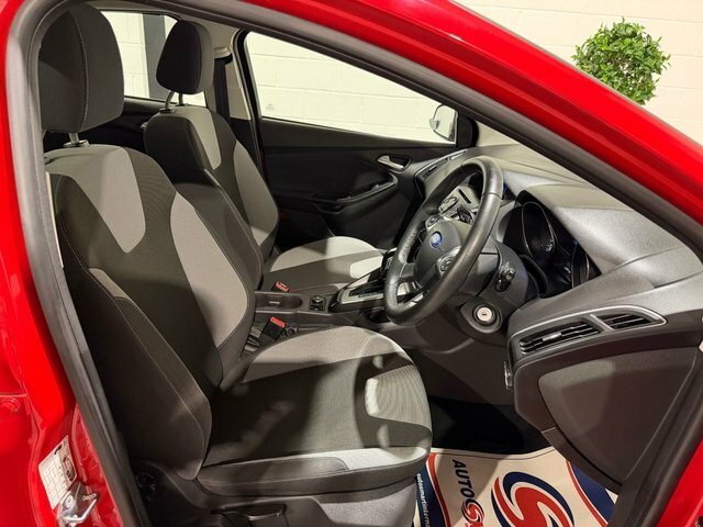Ford Focus 1.6 Zetec Hatchback Powershift Euro 5 Red #2