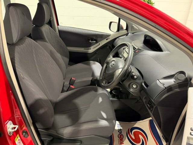 Toyota Yaris 1.33 Dual Vvt-i Tr Hatchback Multimode Red #2