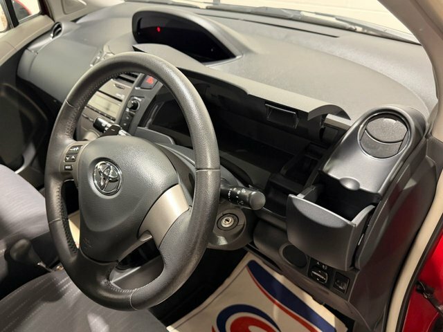 Toyota Yaris  Grey #14