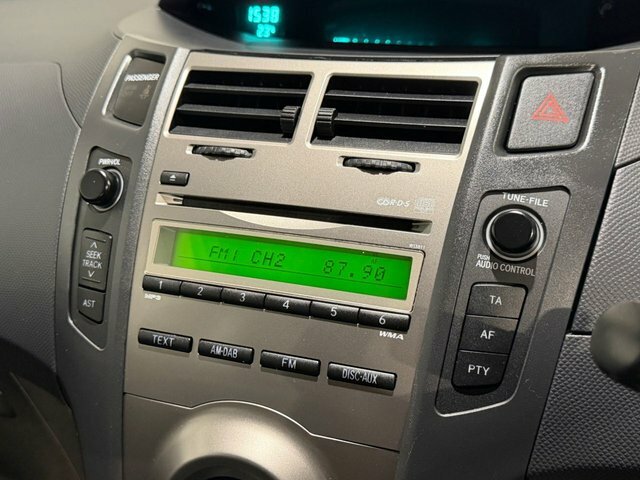Toyota Yaris  Grey #12