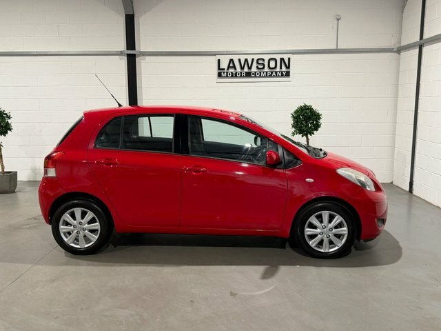 Toyota Yaris  Grey #18