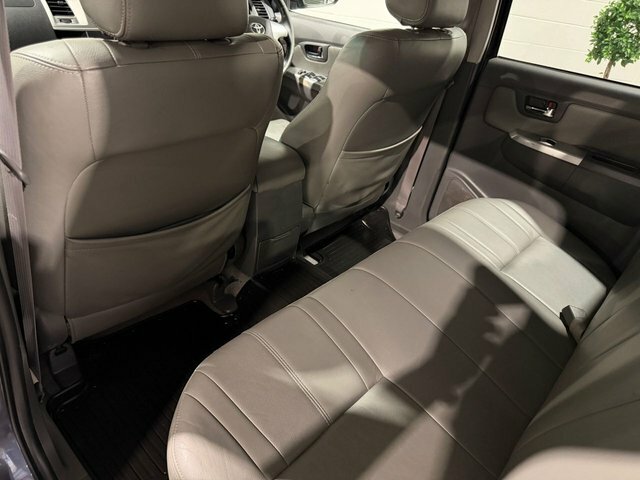 Toyota HILUX Invincible 4X4 D-4d Dcb Black #30