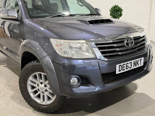 Toyota HILUX Invincible 4X4 D-4d Dcb Black #18