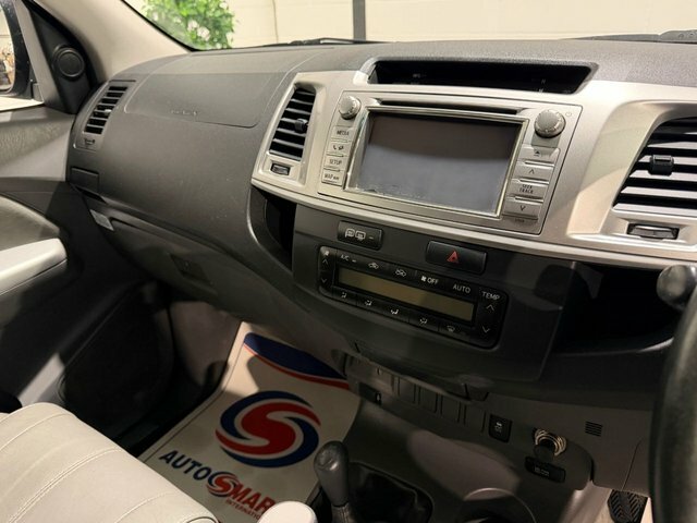Toyota HILUX Invincible 4X4 D-4d Dcb Black #7