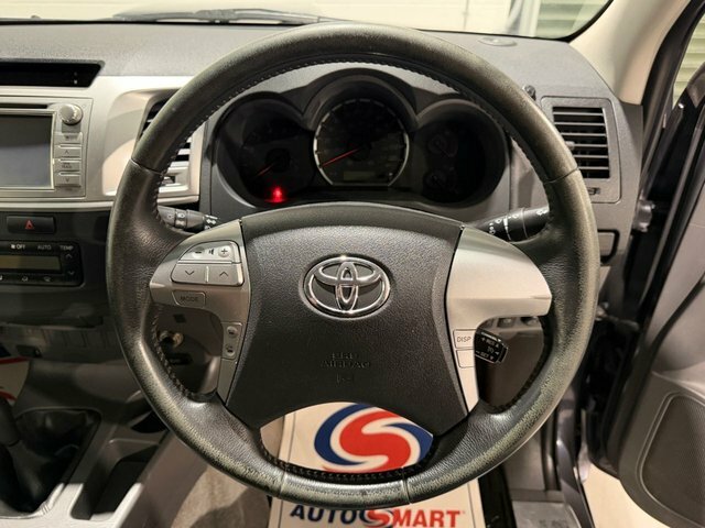 Toyota HILUX Invincible 4X4 D-4d Dcb Black #15