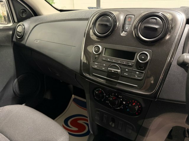 Dacia Sandero 0.9 Laureate Tce 90 Bhp Silver #7
