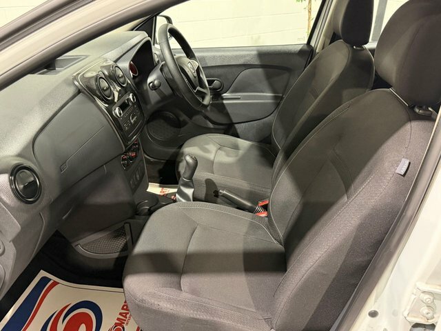 Dacia Sandero 0.9 Laureate Tce 90 Bhp Silver #29