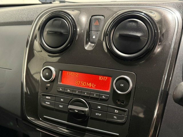 Dacia Sandero 0.9 Laureate Tce 90 Bhp Silver #8