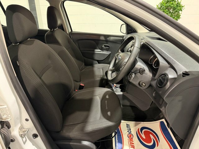 Dacia Sandero 1.0 Sce Essential Hatchback Euro White #2