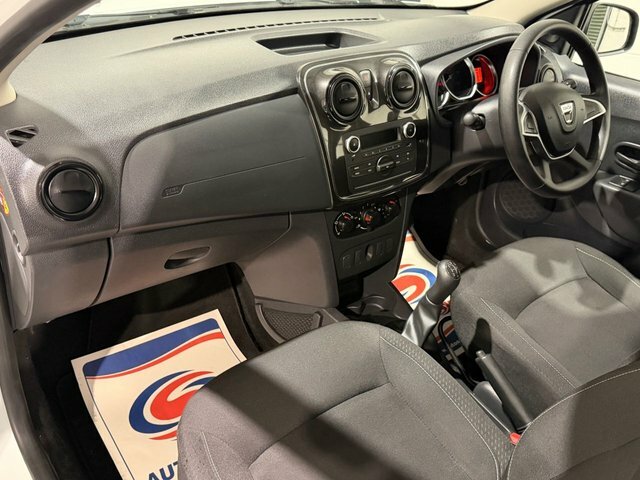 Dacia Sandero 0.9 Laureate Tce 90 Bhp Silver #30