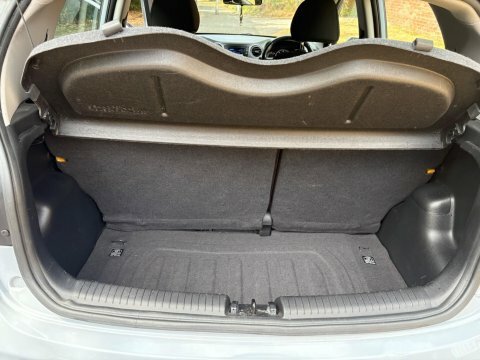 Hyundai I10 Premium White #9